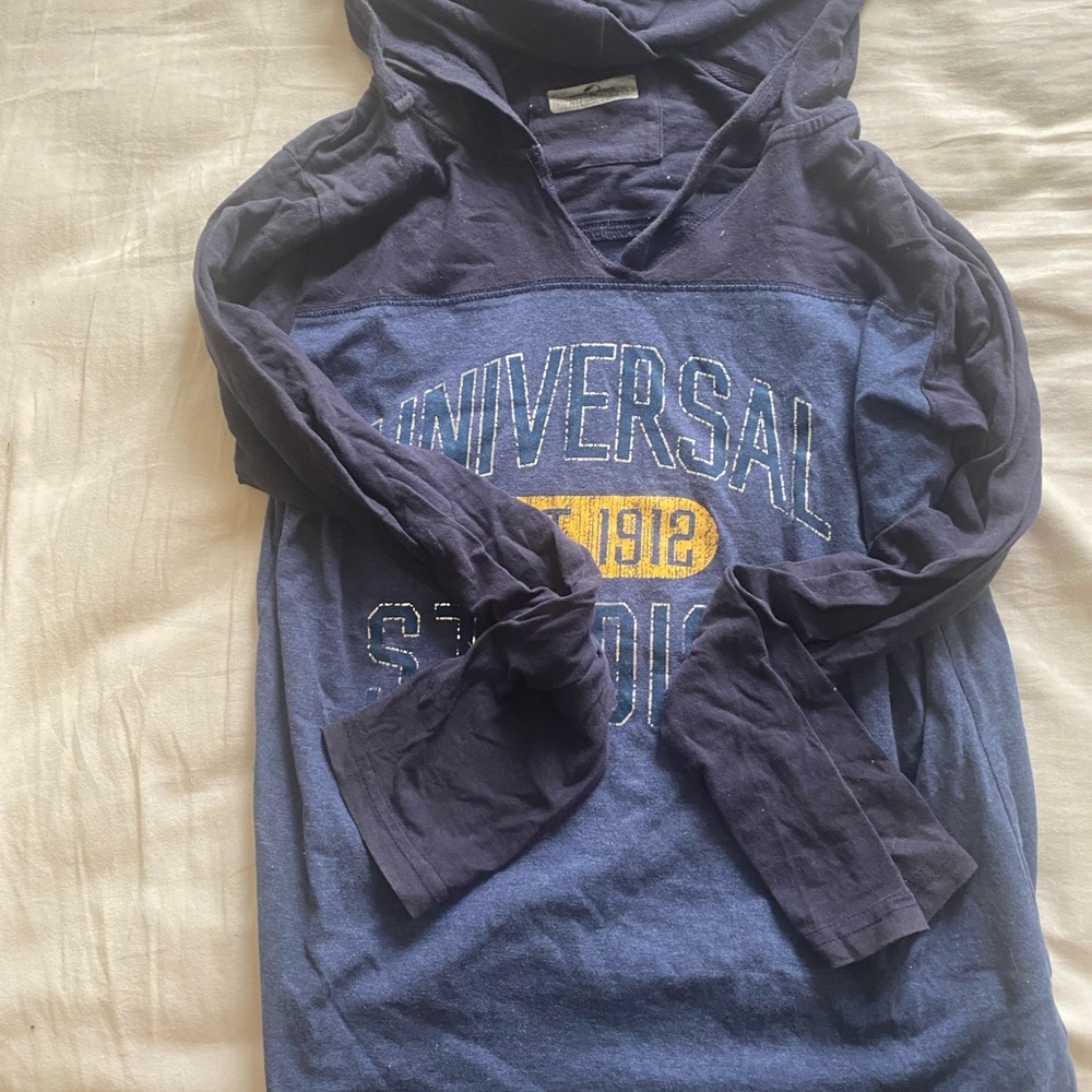 Universal Sweater Vibrant Style